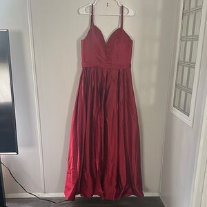 Elegant Red Spaghetti-Strap Evening Dress